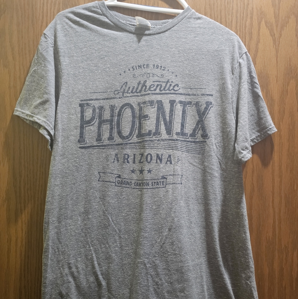 Men's L Phoenix Gray Shirt in great condition!